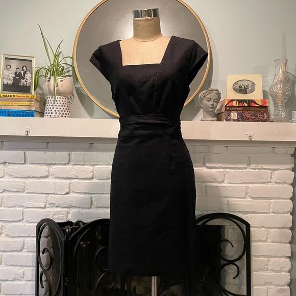 Banana Republic little black pencil dress size 12 petite - Picture 1 of 4